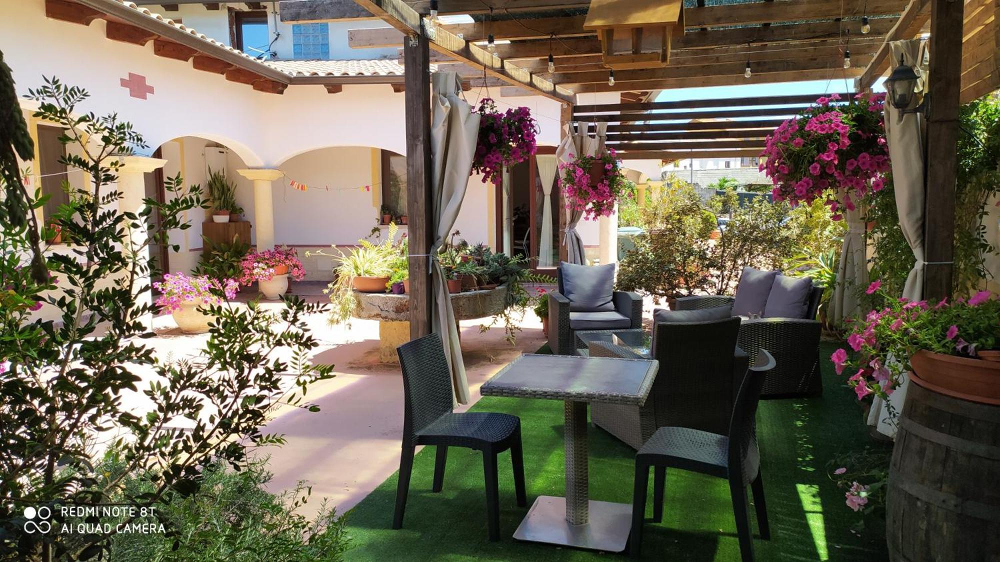 I Giganti Couette-café Riola Sardo